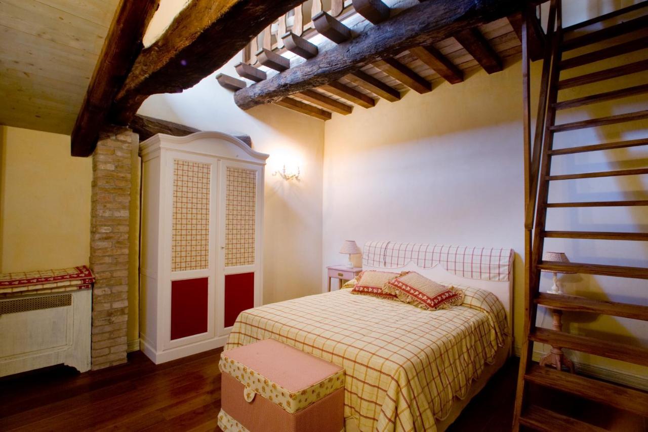 Hospitale I Mori Bed and Breakfast Asola Exteriör bild